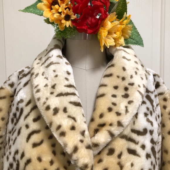 NWOT - Super Soft Blonde Leopard Print Coat - Picture 2 of 16